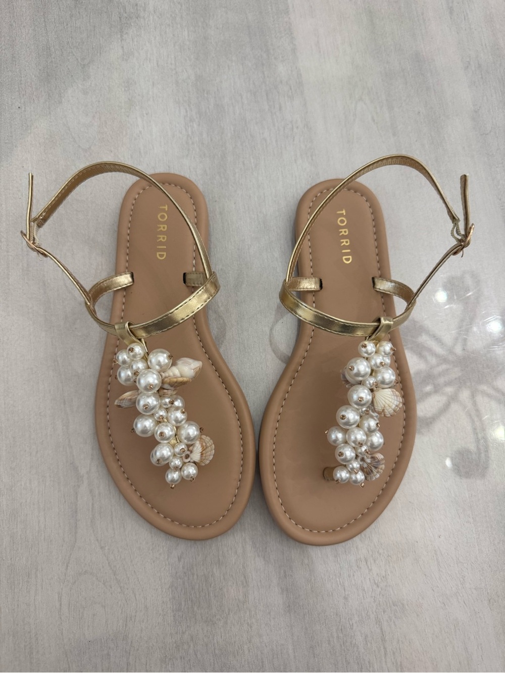 NWOT Torrid WW Gold Strap Seashell and Pearl Sandals